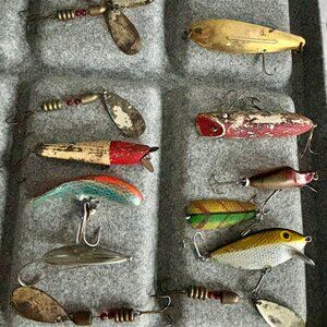 13 VINTAGE FISHING LURES